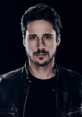 Peter Gadiot image
