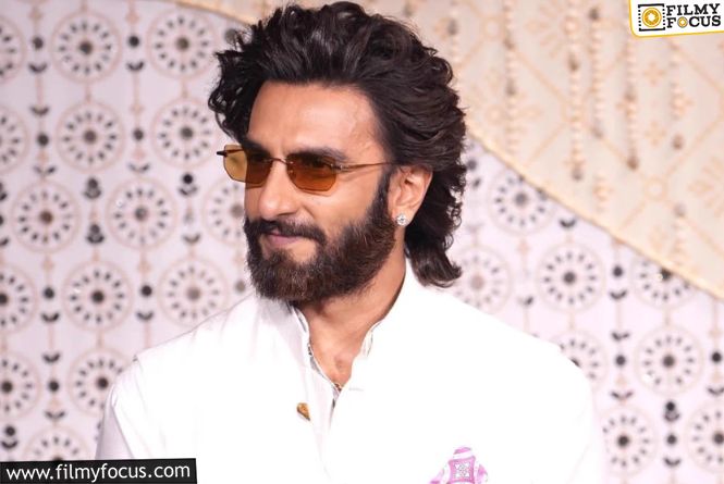 Ranveer Singh Makes Special Pledge At Lalbaugcha Raja