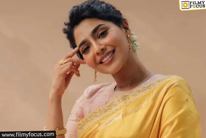 Aishwarya Lekshmi Has A Fun Request For Raaka Team