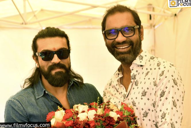 Peddi: ఏ సెట్లో సినిమా కుదిరిందో.. ఆ సినిమానే మరపించే సినిమా.. Peddi: ఏ సెట్లో సినిమా కుదిరిందో.. ఆ సినిమానే మరపించే సినిమా..