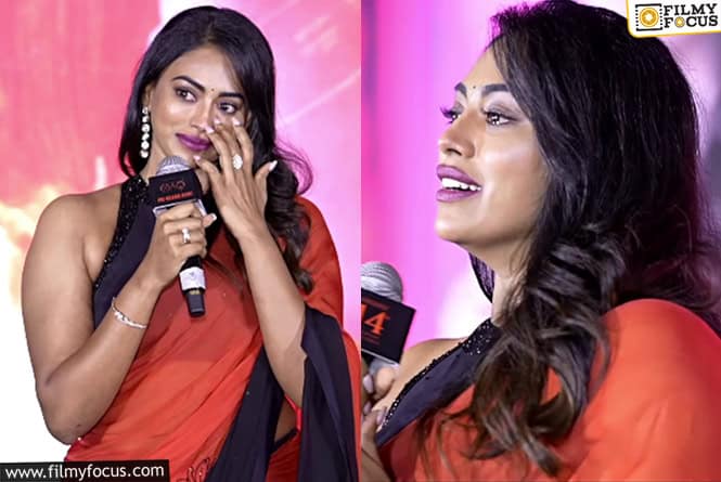 Kamakshi Bhaskarla: జ్వరంతో ఈవెంట్‌కి వచ్చిన కామాక్షి… స్టేజీపైనే కన్నీళ్లు పెట్టుకుంటూ…