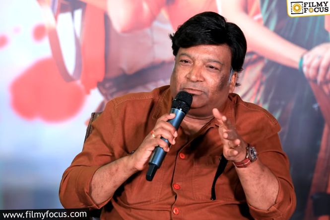 Kona Venkat: నక్సలిజం బ్యాక్ డ్రాప్లో కామిడీ సినిమాలు చేస్తే హిట్ అవుతాయా.. కోన వెంకట్ షాకింగ్ కామెంట్స్ Kona Venkat: నక్సలిజం బ్యాక్ డ్రాప్లో కామిడీ సినిమాలు చేస్తే హిట్ అవుతాయా.. కోన వెంకట్ షాకింగ్ కామెంట్స్