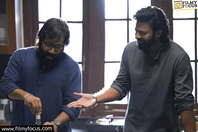 Sandeep Vanga: ఈ మందు సంబరాలు ఏంటి డైరక్టర్ గారూ.. మొన్నలా.. నిన్నిలా.. ఎందుకిలా? Sandeep Vanga: ఈ మందు సంబరాలు ఏంటి డైరక్టర్ గారూ.. మొన్నలా.. నిన్నిలా.. ఎందుకిలా?